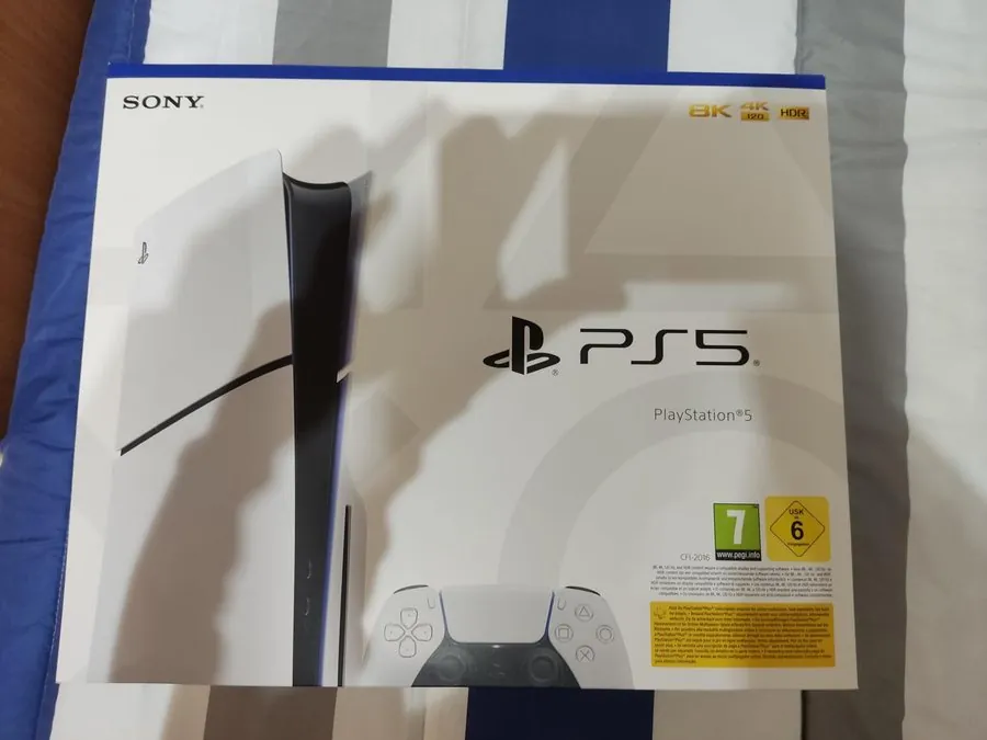 Caja de devoluciones abierta, foto de Laura V.